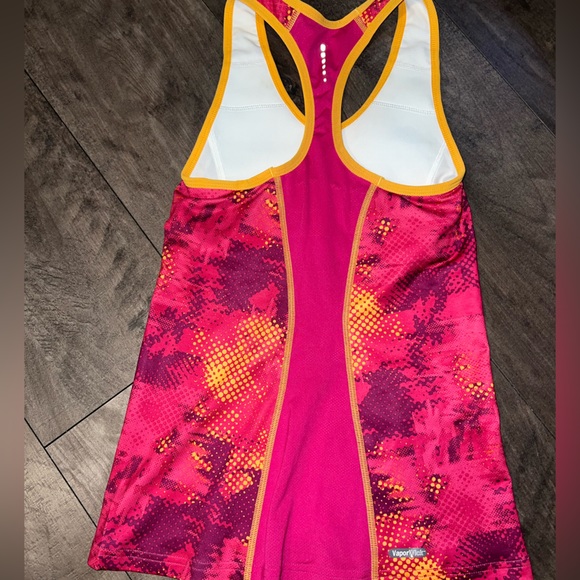 North Face Workout Top - Picture 3 of 3